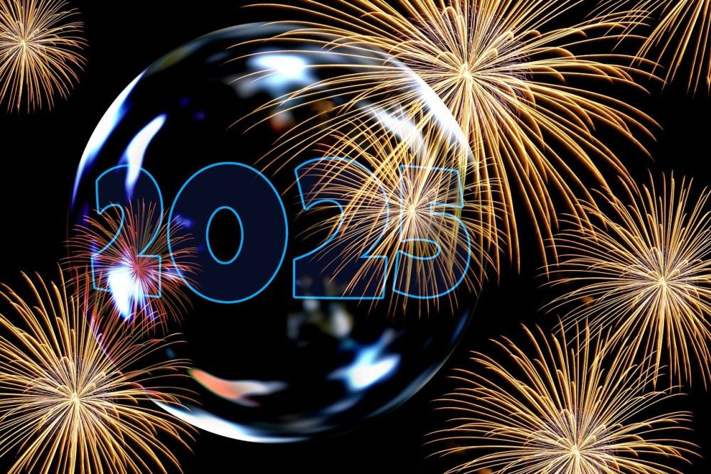 Welcome 2025 with vibrant fireworks, celebrating the New Year in a festive night sky.